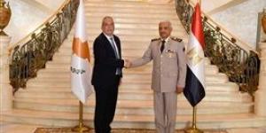 الفريق
      أول
      /
      عبدالمجيد
      صقر
      القائد
      العام
      للقوات
      المسلحة
      يلتقى
      وزير
      الدفاع
      القبرصى