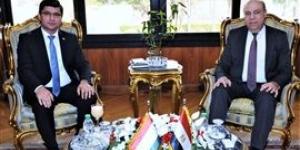 وزير
      الطيران
      يبحث
      مع
      سفير
      طاجيكستان
      فرص
      التوسع
      في
      الربط
      الجوي
      بين
      البلدين