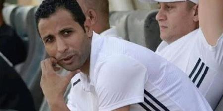 وائل
      القبانى
      يحجب
      لاعبي
      وإدارى
      الفريق
      الأول
      بالزمالك
      عن
      وسائل
      الإعلام