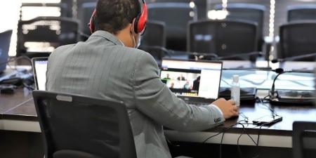 العمل
      عن
      بعد
      يقترب
      من
      التقنين
      ..
      ونقابيون
      يحذرون
      من
      شطط
      المشغلين