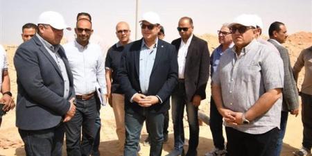 وزير
      الإسكان
      يتابع
      مشروعات
      الساحل
   ...