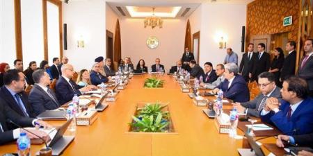 المشرف
      العام
      على
      "قومي
      الإعاقة"
      ...