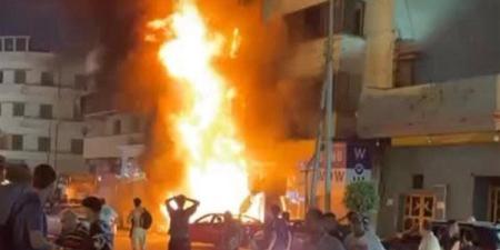 حريق
      مطعم
      بميدان
      سفير
      يشعل
      ...