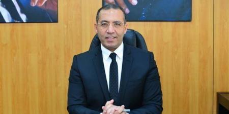 بعد
      أزمة
      اتصالات..
      خالد
      صلاح:
      ...