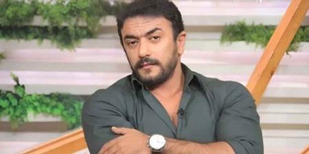 أحمد
      العوضي
      يثير
      دهشة
      الجمهور
      بسبب
      شبيهه
      «صورة»