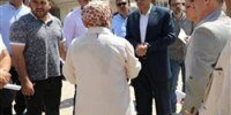استعدادات
      مكثفة
      قبل
      الافتتاح
      الرسمي..
      محافظ
      الجيزة
      يتفقد
      أعمال
      التطوير
      بمحيط
      المتحف
      المصري
      الكبير