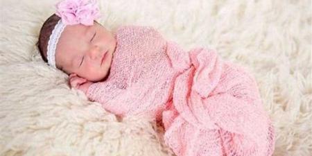 أسماء
      بنات
      مميزة..
      تجمع
      بين
      الجمال
      والتفرد