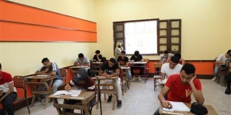 جدول
      امتحانات
      الثانوية
      العامة
      2025..
      عدد
      الأسئلة
      وتوزيع
      الدرجات