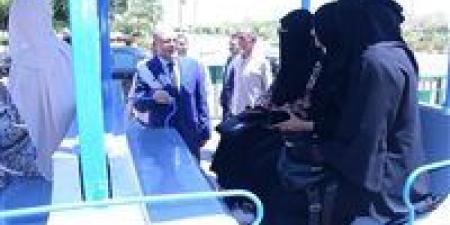 رئيس
      جامعة
      سوهاج
      يستقل
      قطار
      ...