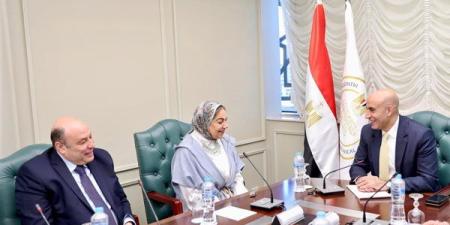 وزير
      التعليم
      يشهد
      توقيع
      بروتوكول
      تعاون
      بين
      الوزارة
      ومؤسسة
      “التعليم
      أولًا”
      لرفع
      الكفاءة
      المهنية
      للعاملين
      بالمدارس