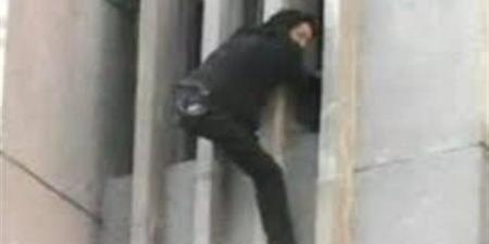 مسجل
      السلام
      يعترف
      بتنفيذ
      3
      وقائع
      سرقة
      مساكن
      بأسلوب
      التسلق