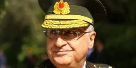 وزير
      الدفاع
      التركي
      يكشف:
      هناك
      ...