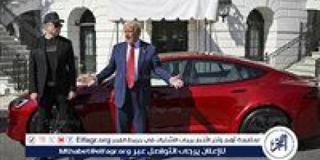 بسبب
      الخلاف
      مع
      ماسك..
      ترامب
      ينوي
      التبرع
      أو
      بيع
      سيارة
      تيسلا
      اشتراها