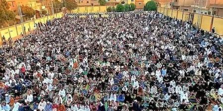 الشباب
      والرياضة:
      13
      مليون
      متردد
      ...