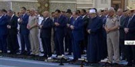 الرئيس
      السيسي
      يؤدي
      صلاة
      عيد
      الأضحى
      المبارك
      2025
      بمسجد
      مصر
      الكبير