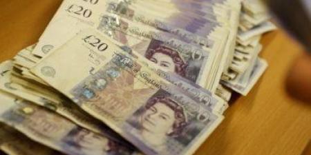 استقرار
      سعر
      صرف
      الجنيه
      الاسترلينى
      منتصف
      تعاملات
      اليوم
      فى
      البنوك
      المصرية