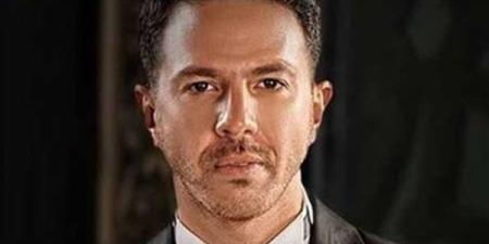 عمر
      الشناوي
      يشارك
      جمهوره
      بزيارته
      لمستشفى
      57357