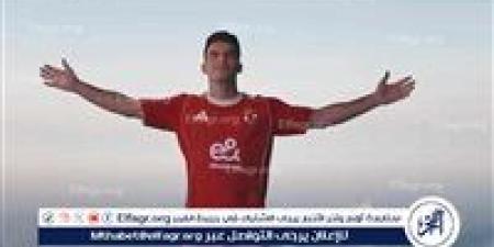 زيزو:
      ذاهب
      إلى
      الأهلي
      لحصد
      كل
      البطولات..
      وأحلم
      بدوري
      أبطال
      إفريقيا
      وكأس
      العالم
      للأندية