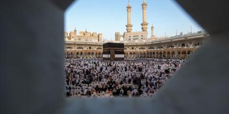 يوميات
      حاج
      (10)
      :
      وداع
      مكة
      لا
      يُكتب
      بالحبر
      بل
      يُحفر
      في
      القلب