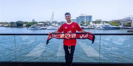 زيزو:
      الأهلي
      عنوان
      النجاح
      وفرصة
      ...