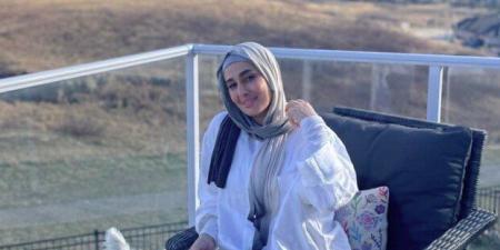 حلا
      شيحة
      تثير
      الجدل
      من
      جديد:
      «اتكلمت
      مع
      ربنا
      وشوفت
      رؤيا
      ليوم
      القيامة»
      فيديو