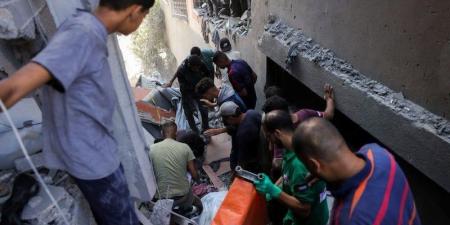 مقتل
      13
      فلسطينيا
      في
      قصف
      إسرائيلي
