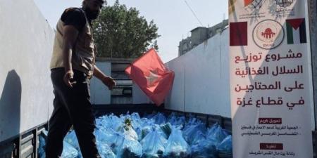 قطاع غزة.. وكالة بيت مال القدس توزع 500 سلة غذائية على العائلات النازحة
