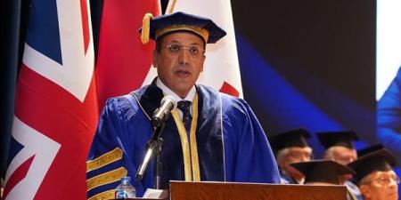 الحكومة
      البريطانية
      تعلن
      حصول
      رئيس
      الجامعة
      البريطانية
      في
      مصر
      على
      وسام
      شرف
      ملكي