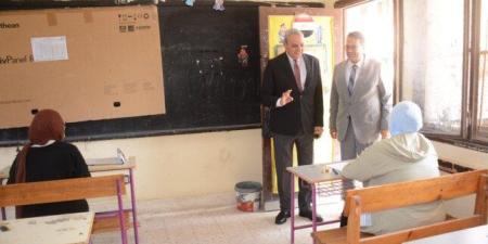 محافظ
      الغربية
      يتفقد
      لجان
      امتحانات
      الثانوية
      العامة
      بطنطا
      ويؤكد:
      أجواء
      هادئة
