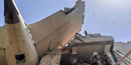 العثور
      على
      الصندوق
      الأسود
      الثاني
      للطائرة
      الهندية
      المنكوبة