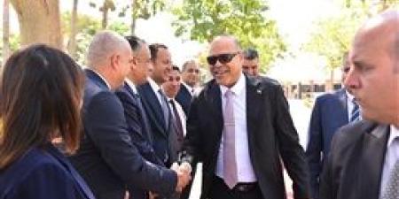وزير
      العمل
      يُعلن
      عن
      600
      منحة
      مجانية
      لتدريب
      الشباب
      في
      مركز
      تدريب
      شركة
      الحفر
      المصرية