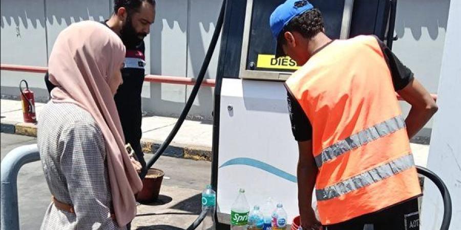 تموين
      الإسكندرية
      تشن
      حملات
      على
      محطات
      البنزين
      وتسحب
      عينات