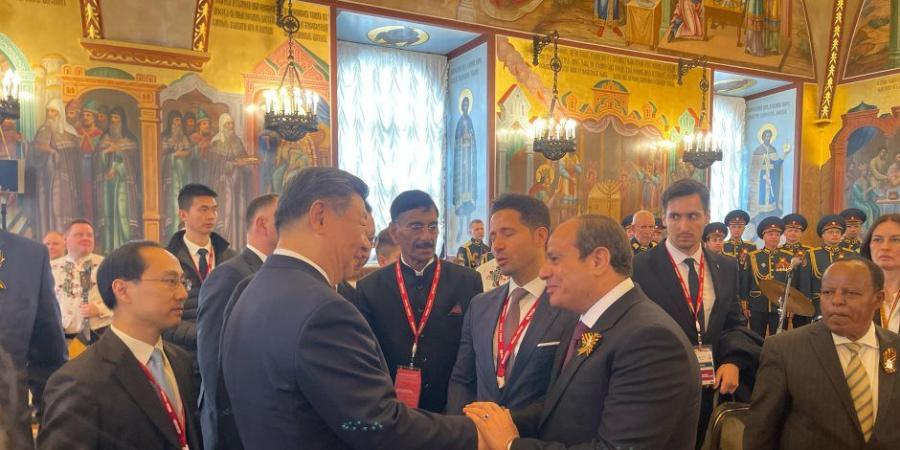 الرئيس السيسي يتبادل أحاديث ودية مع عدد من قادة الدول المشاركة في احتفالات عيد النصر
