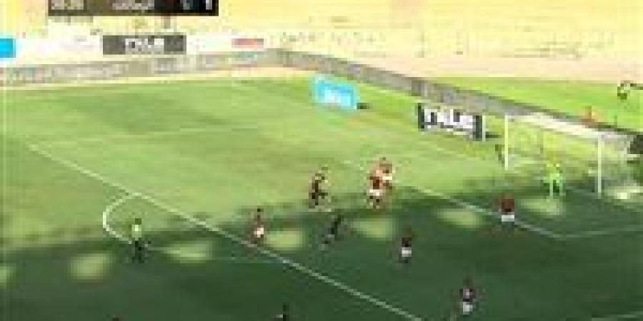 شوط
      أول
      أبيض:
      الزمالك
      يتفوق
      على
      سيراميكا
      كليوباترا
      بهدف
      ناصر
      منسي
      في
      الدوري
      المصري
      الممتاز