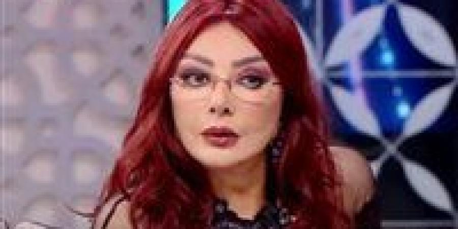نبيلة
      عبيد
      تدعم
      بوسي
      شلبي
      بأزمتها
      مع
      أبناء
      محمود
      عبد
      العزيز:
      كانت
      زوجة
      وفية