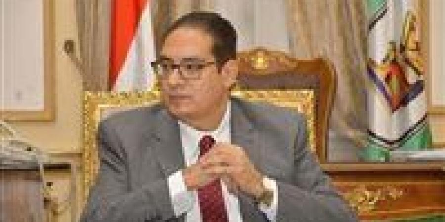 عاجل..
      ترقية
      1160
      موظفا
      ومحاميا
      ...