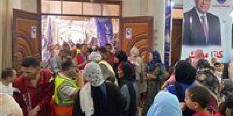 الكشف
      على
      800
      مريض
      في
      قافلة
      طبية
      مجانية
      بالشرقية