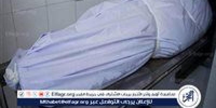 ربة
      منزل
      تقتل
      زوجها
      وتقطع
      جثته
      لأشلاء
      بالعبور