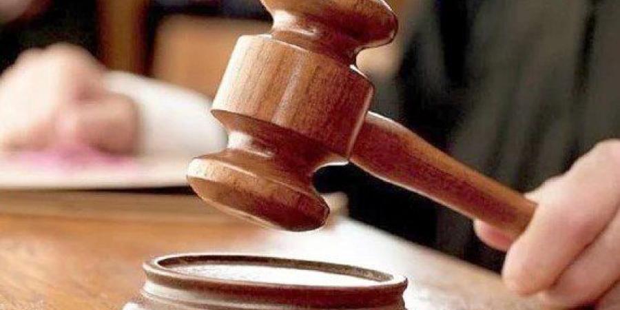 السجن
      المشدد
      15
      عامًا
      لشقيقين
      شرعا
      في
      قتل
      آخر
      بمغاغة
      بسبب
      خلافات
      ثأرية