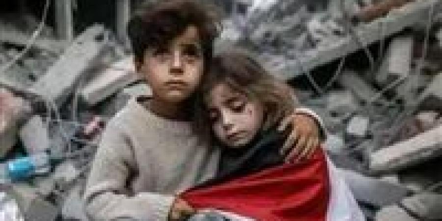 إعلام
      فلسطينى:
      5
      شهداء
      ومصابون
      ...
