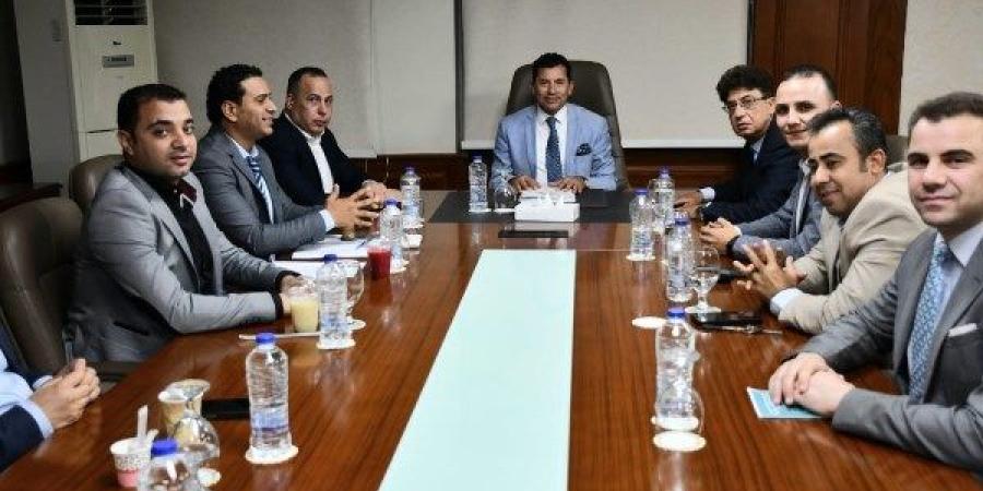 وزير الشباب والرياضة يبحث سبل التعاون مع رابطة النقاد الرياضيين