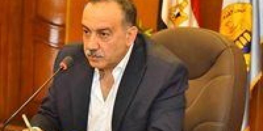مدير
      تعليم
      أسيوط
      يترأس
      اجتماع
      ...