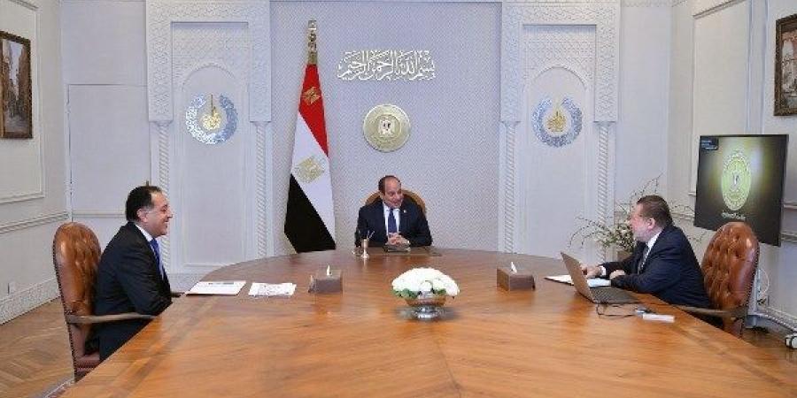 الرئيس السيسى يتابع مؤشرات الاقتصاد الكلى وجهود تعزيز أداء القطاع المصرفى