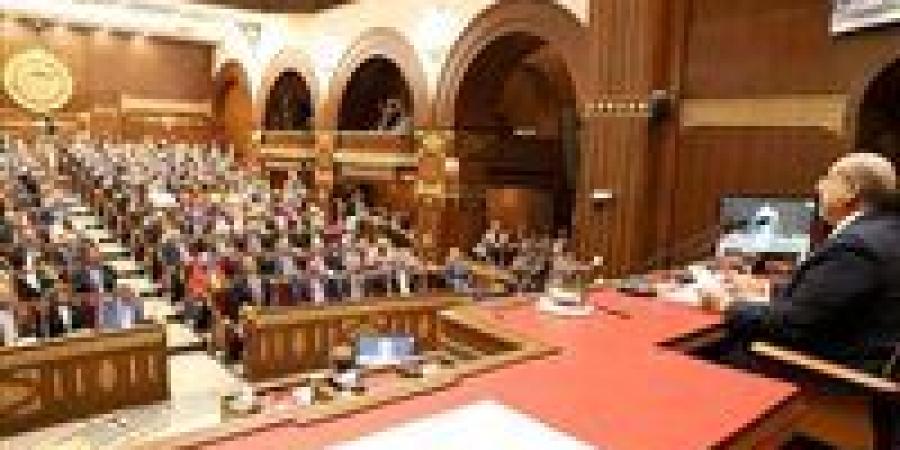 رئيس
      "طاقة
      النواب"
      يستعرض
      آليات
      مواجهة
      مشكلتي
      التصحر
      ونقص
      الموارد
      المائية