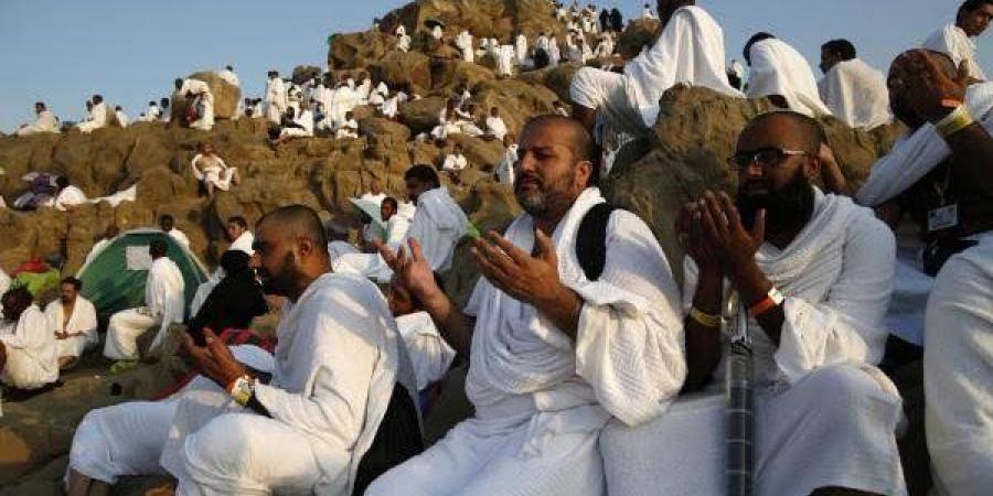 من
      مشعر
      عرفة..
      موفد
      "إكسترا
      نيوز"
      ينقل
      المشاهد
      الإيمانية
      المهيبة
      لضيوف
      الرحمن
      في
      الركن
      الأعظم
      للحج
