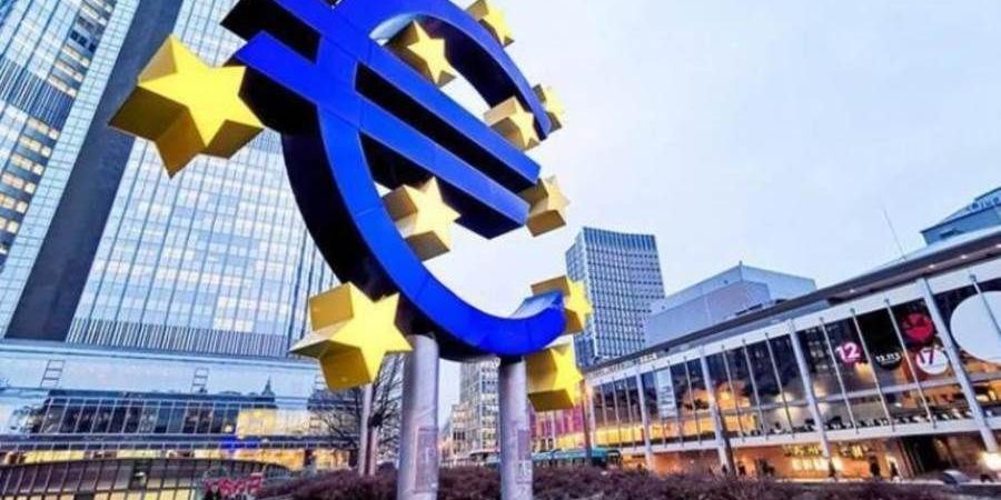 البنك
      المركزي
      الأوروبي
      يخفض
      سعر
      ...