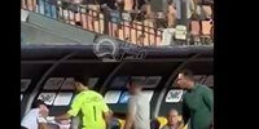 أجواء
      مشدودة
      في
      نهائي
      الكأس..
      نبيل
      عماد
      دونجا
      يعترض
      ووائل
      القباني
      يتدخل
      بقوة
      (فيديو)