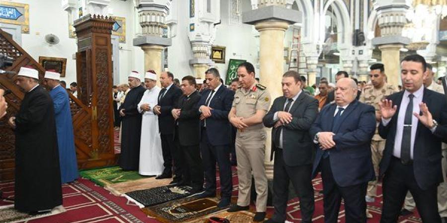 وسط
      أجواء
      روحانية..
      آلاف
      المصلين
      يؤدون
      صلاة
      عيد
      الأضحى
      بالبحيرة|
      صور
