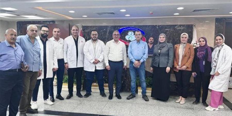 رئيس
      الشئون
      الطبية
      بـ
      التأمين
      الصحى
      يتفقد
      مستشفيى
      صيدناوي
      والمقطم
      خلال
      إجازة
      العيد