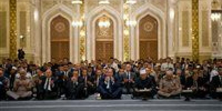 الرئيس
      السيسي
      يهنئ
      الشعب
      المصري
      والأمتين
      العربية
      والإسلامية
      بمناسبة
      عيد
      الأضحى